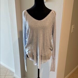 We The Free Light Gray Long Sleeve Top